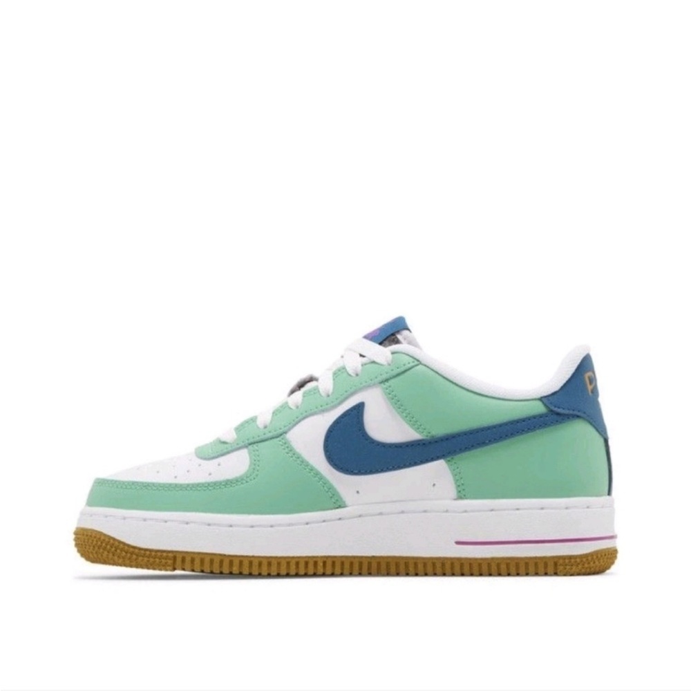 Nike Air Force 1 Low LV8 GS Play White Spring Green 5 Youth / Women's 7 - Picture 3 of 12